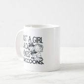 アライグマを愛している女の子だけ。おもしろいデザイン コーヒーマグカップ (正面左)