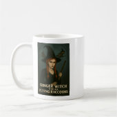 アライグマを持つジンジャー飛んでいる魔女 コーヒーマグカップ (左)