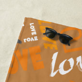 アライブオレンジギャラリーラブワードアート ビーチタオル (インサイチュ)