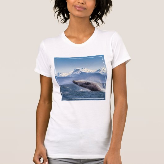 アラスカのザトウクジラを破ること Tシャツ (正面)