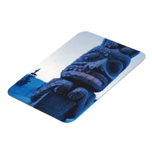 アラスカのトーテムポール冬の夜の写真デザイン マグネット (左側)