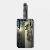 アラスカのハスキーな犬のそりの競争 ラゲッジタグ (裏面縦)