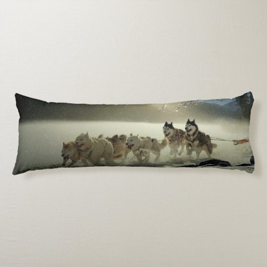 アラスカのハスキー犬ぞりレース ボディピロー (正面)