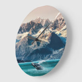 アラスカのホエールウォッチング:ボートの遠足。 ラージ壁時計 (傾斜)