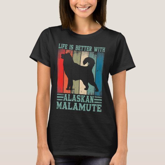 アラスカのマラミート犬とアラスカンマラミート Tシャツ (正面)