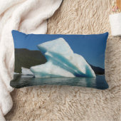 アラスカのメンデンホール湖の氷山 ランバークッション (ブランケット)