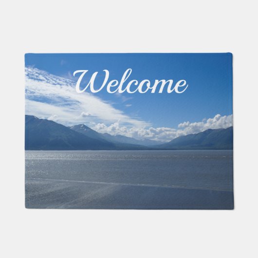 アラスカの山々を盛り上げるWelcome Doormat ドアマット (正面)
