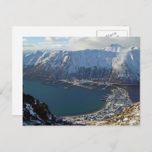 アラスカの山脈と街の下 ポストカード (正面/裏面)