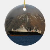 アラスカの海、アラスカの工場トロール船 セラミックオーナメント (裏面)