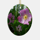 アラスカの野生のピンクのバラ セラミックオーナメント (右)