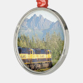 アラスカの鉄道機関車及び山 メタルオーナメント (左)