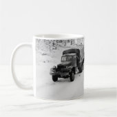 アラスカのDogsled及び軍用トラック コーヒーマグカップ (左)