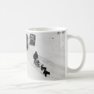 アラスカのDogsled及び軍用トラック コーヒーマグカップ