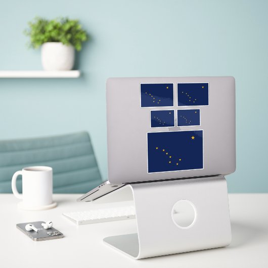 アラスカ州旗デザイン シール (デスク上のノートパソコン)