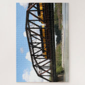 アラスカ鉄道の機関車と橋 ジグソーパズル (縦)