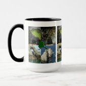 アラスカ・コラージュの岩と洞窟 マグカップ (左)