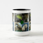 アラスカ・コラージュの岩と洞窟 マグカップ (中央)