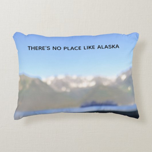 アラス楽しむカをテーマにした枕を持つ山々 アクセントクッション (正面)