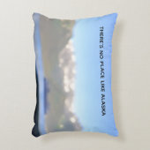 アラス楽しむカをテーマにした枕を持つ山々 アクセントクッション (正面(垂直))