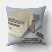 アラバスター箱および青銅および銀はシリンダーを密封します クッション (裏面)