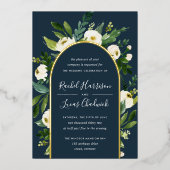 アラバスター |緑と白のフローラ結婚アーチ 箔招待状 (正面)