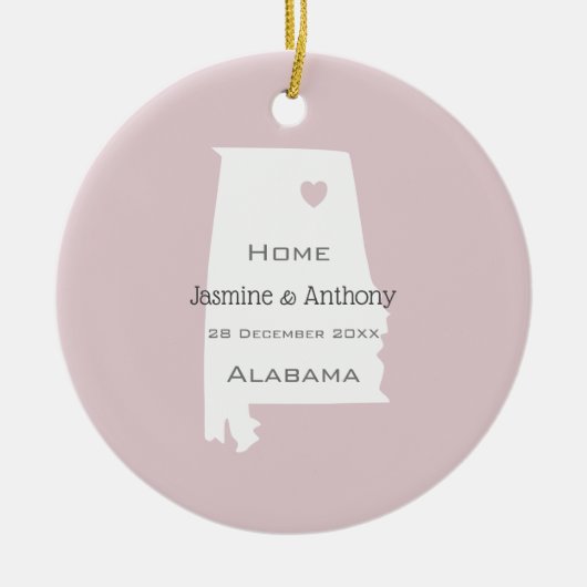 アラバマホーム州マップのカップル名前をカスタムすると日付 セラミックオーナメント (正面)
