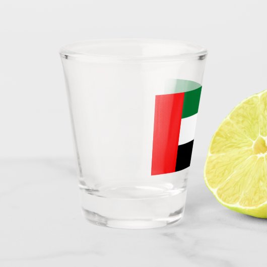 アラブ首長国連邦の国旗を掲げた愛国的なショットグラス ショットグラス (左)