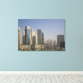 アラブ首長国連邦、ドバイ。マリーナはボートといかりで塔を作る。 キャンバスプリント (インサイチュ (ウッドフロア))