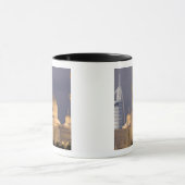 アラブ首長国連邦、ドバイ。Burj al Arabとの夕べのモスク マグカップ (中央)