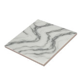 アラベスカートフロー – 白エレガント大理石の渦巻き タイル (側面)