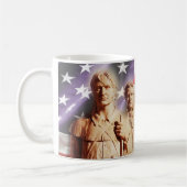 アラモ、サン・アントニオ、テキサス州の英雄 コーヒーマグカップ (左)