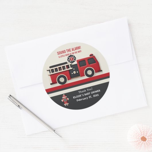 アラームのミニマルな消防士の赤ちゃんシャワーを鳴らす ラウンドシール (封筒)