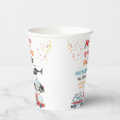 アラームを鳴らし、ギア3歳の誕生日を迎える 紙コップ (左)