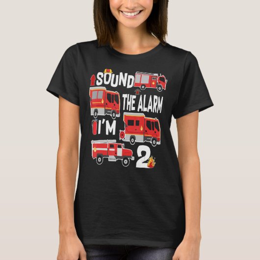 アラームを鳴らす私は2誕生日少年の消防車の火災 Tシャツ (正面)