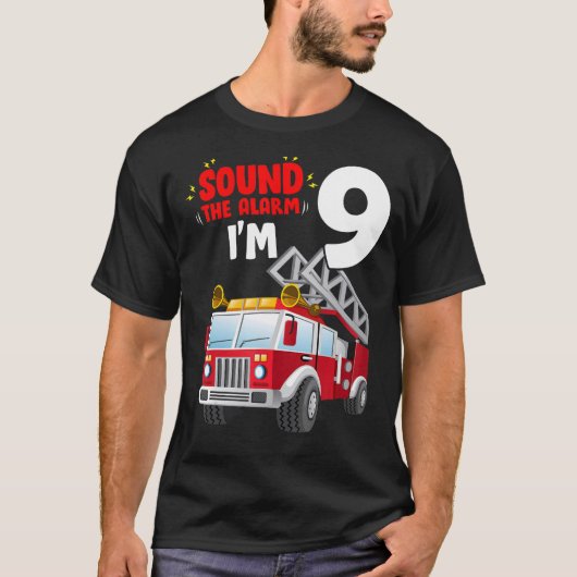 アラームを鳴らす私は9歳の誕生日少年の火 Tシャツ (正面)