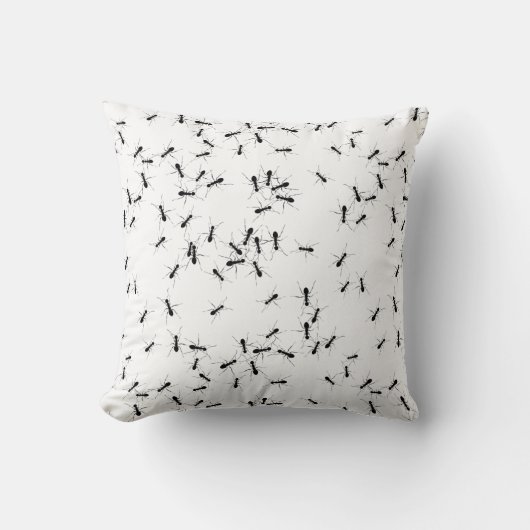 アリが至る所に クッション (正面)