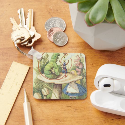 アリスは毛虫に出くわす キーホルダー (デスク)