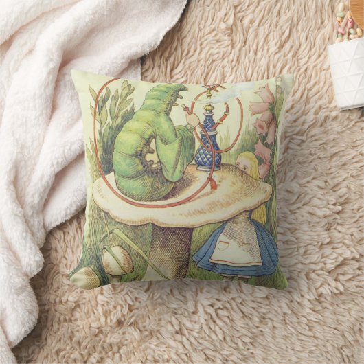 アリスは毛虫に出くわす クッション (ブランケット)