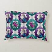 アリスティール(緑がかった色)と紫 アクセントクッション (裏面)