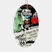 アリゾナのおもしろい時間の50年代のスタイルのエイリアンUFOのルート66 セラミックオーナメント (右)