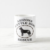 アリゾナの牛犬の救助 コーヒーマグカップ (中央)