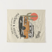 アリゾナデザートサンセットロードトリップカボスフェニックス タペストリー (正面(横))