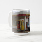 アリゾナ州のヴィンテージガソリンスタンド コーヒーマグカップ (正面左)
