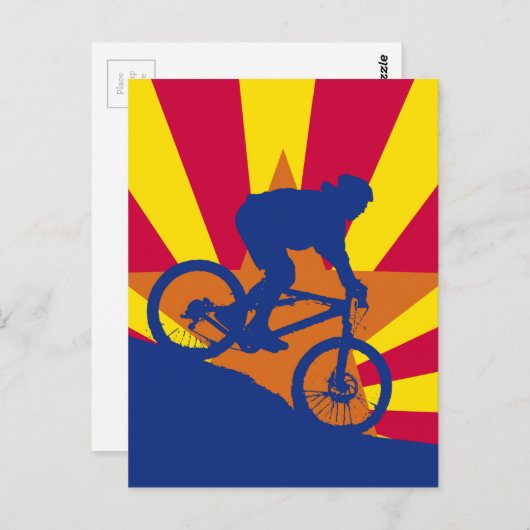 アリゾナ州の旗を掲げたマウンテンバイク ポストカード (正面/裏面)
