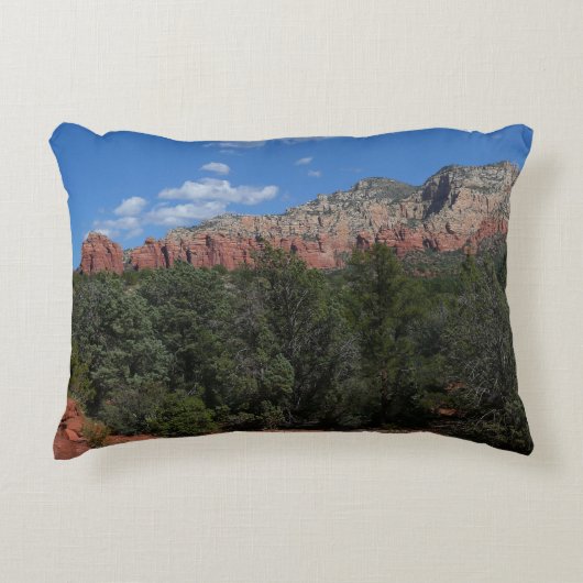 アリゾナ州の赤い岩のパノラマ アクセントクッション (正面)