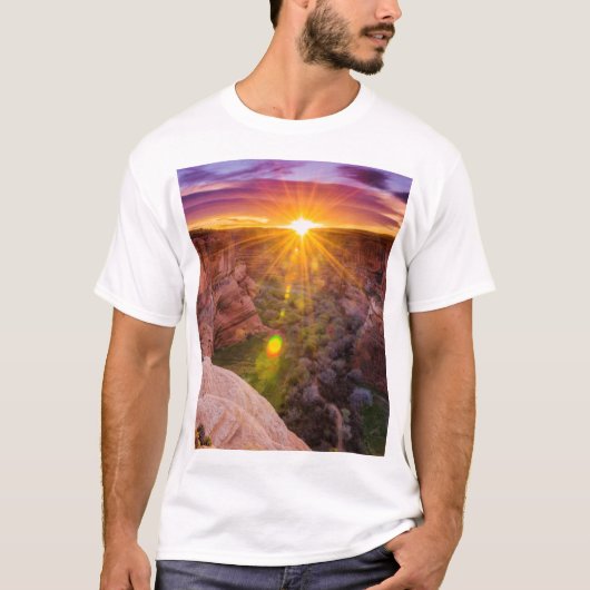 アリゾナ州キャニオンデシェイのサンシャイン Tシャツ (正面)