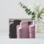 アリゾナ州ツーソン。カウボーイの帽子男性へと女性 ポストカード (スタンド正面)