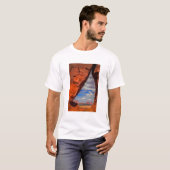 アリゾナ州モニュメントバレーの岩の窓 Tシャツ (正面フル)