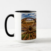 アリゾナ州、ワゴンホイールクローズアップ マグカップ (左)