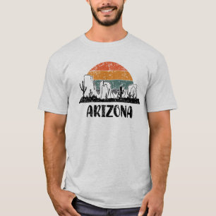 アリゾナ砂漠のサンセットサボテン。 Tシャツ